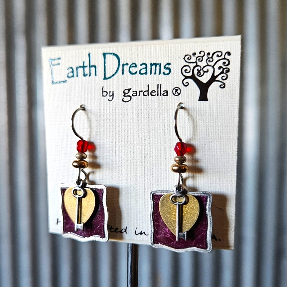 NWT Earth Dreams by Gardella Heart and Key Dangle Drop Earrings Burgandy